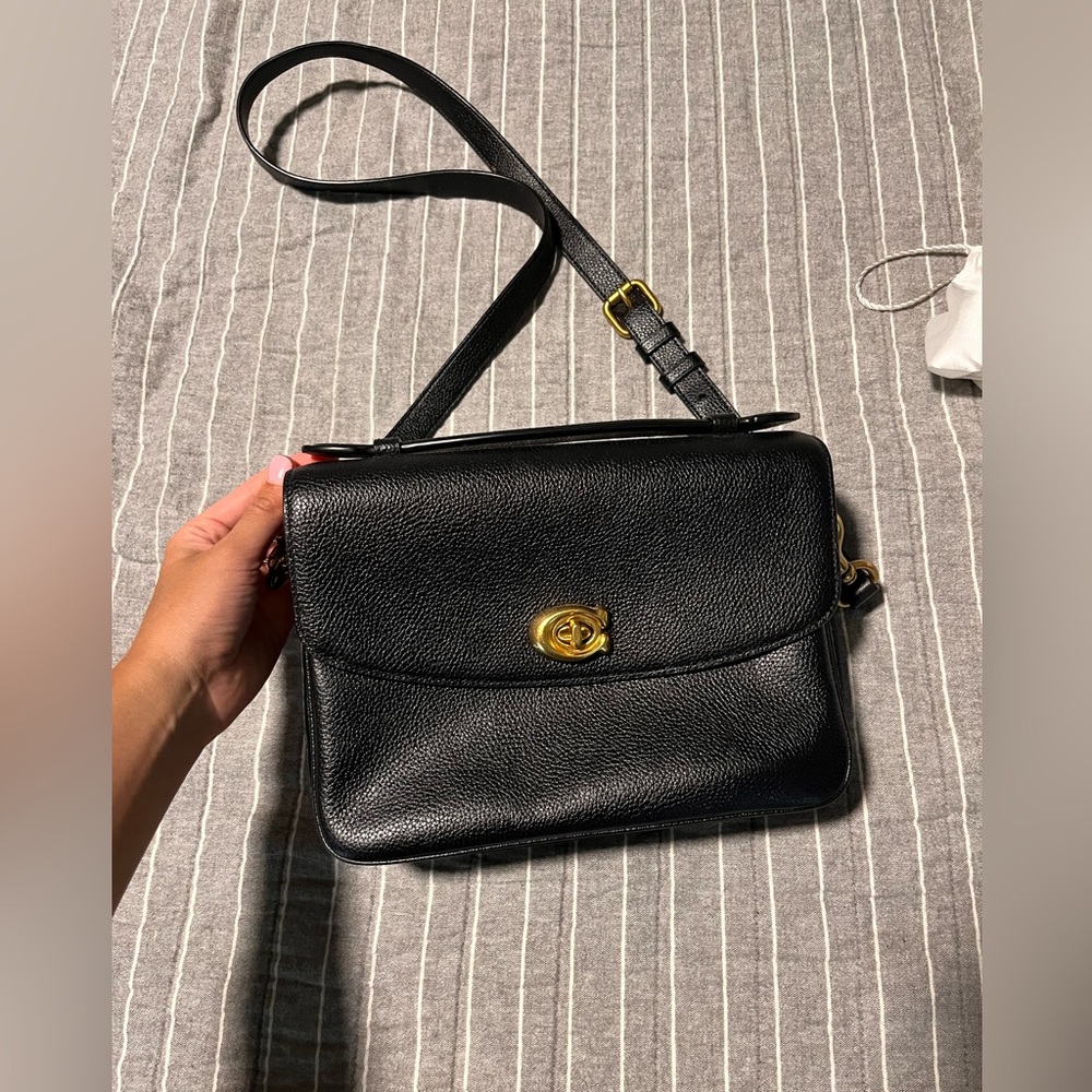 Coach purse. Barely used & great condition!